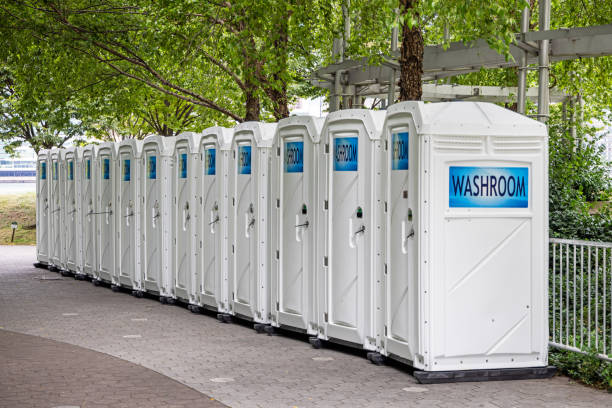 Best Luxury portable toilet rental  in West Bradenton, FL