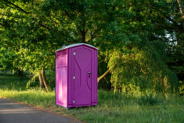Best Portable restroom trailer rental  in West Bradenton, FL